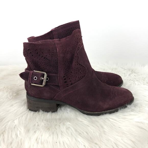 Naughty Monkey 6.5 Womens Maroon Suede Perforated Buckle Heeled Ankle Booties - Picture 2 of 8
